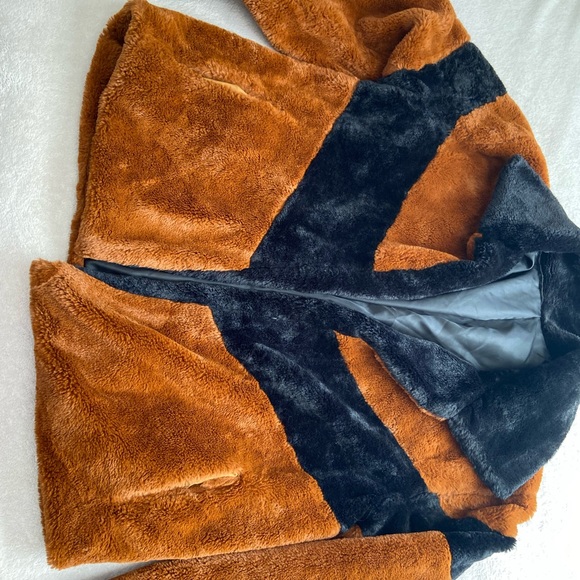 Fluffy jacket - Picture 1 of 3